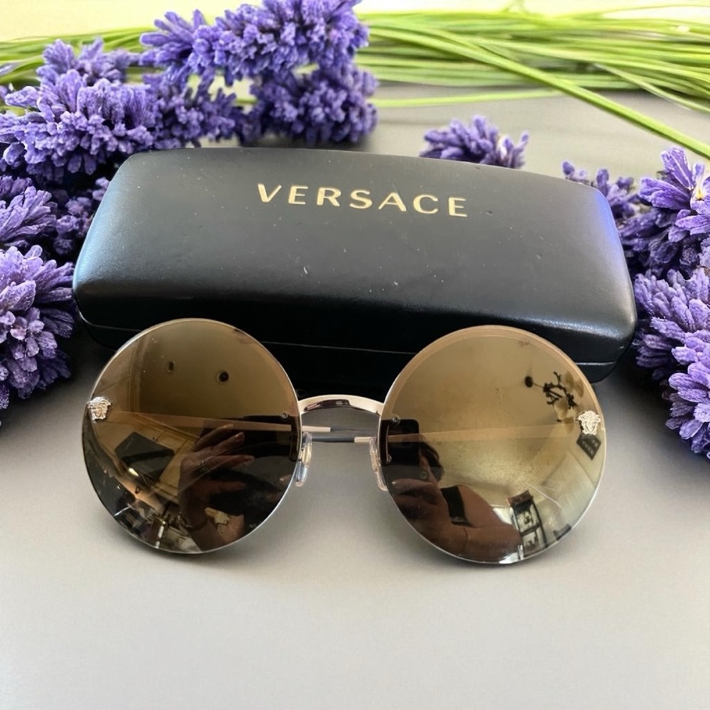 NWOT. COA. Versace Black and Gold Round Sunglasses with COA